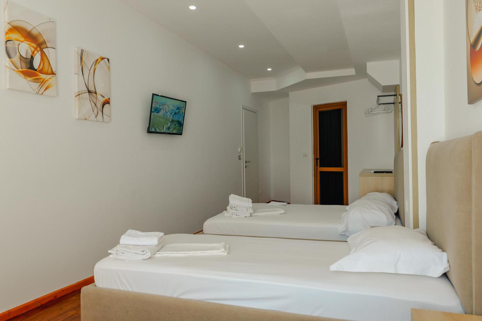 Hotel Summer Saranda Extérieur photo
