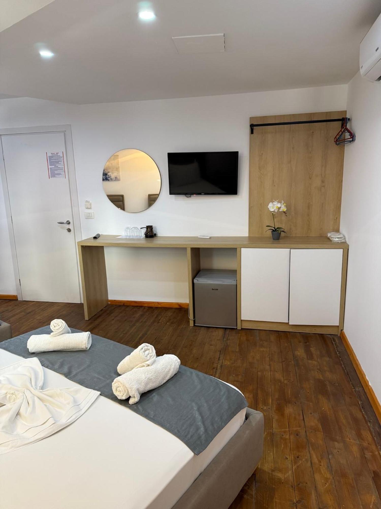 Hotel Summer Saranda Extérieur photo