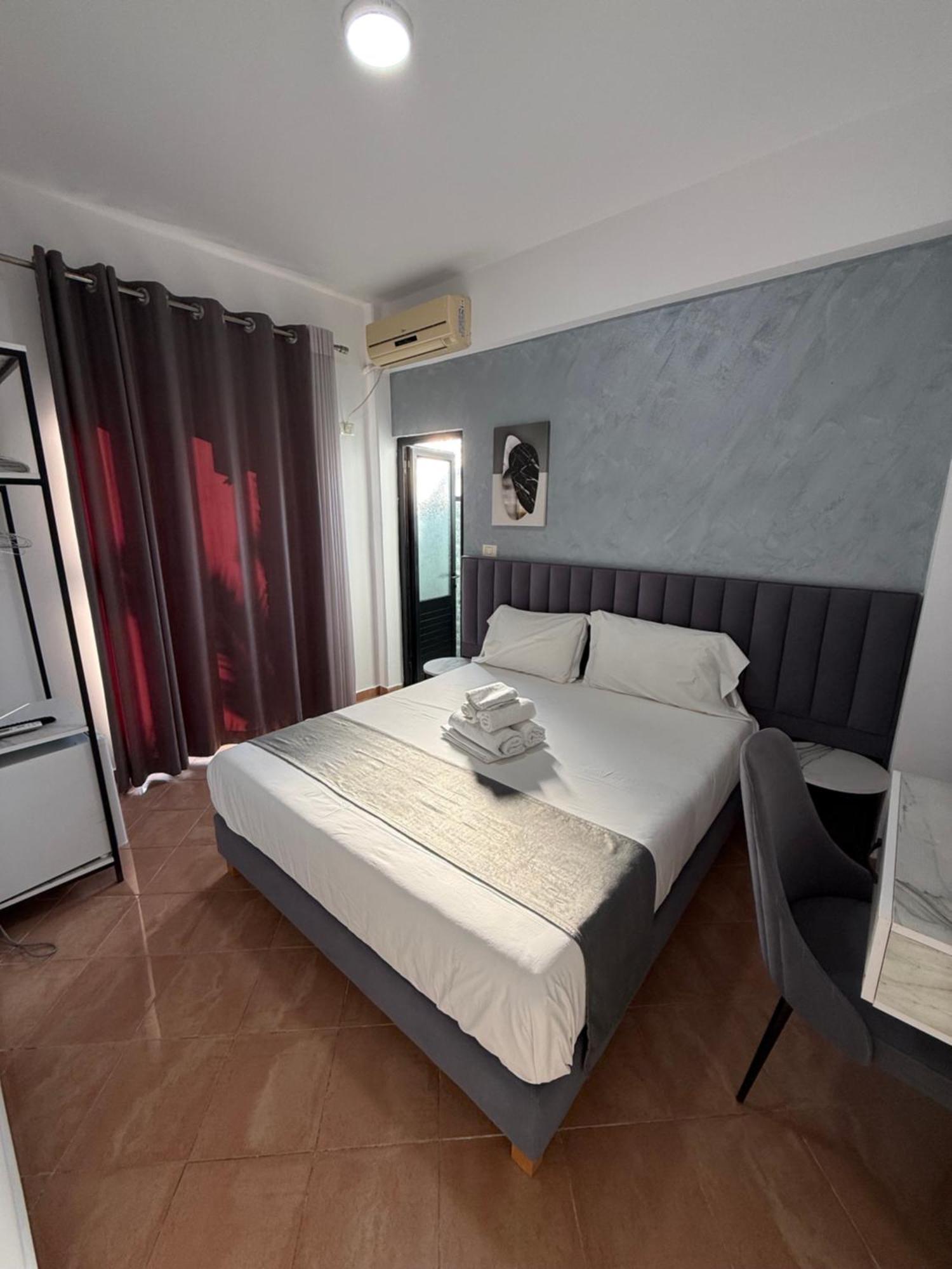 Hotel Summer Saranda Extérieur photo
