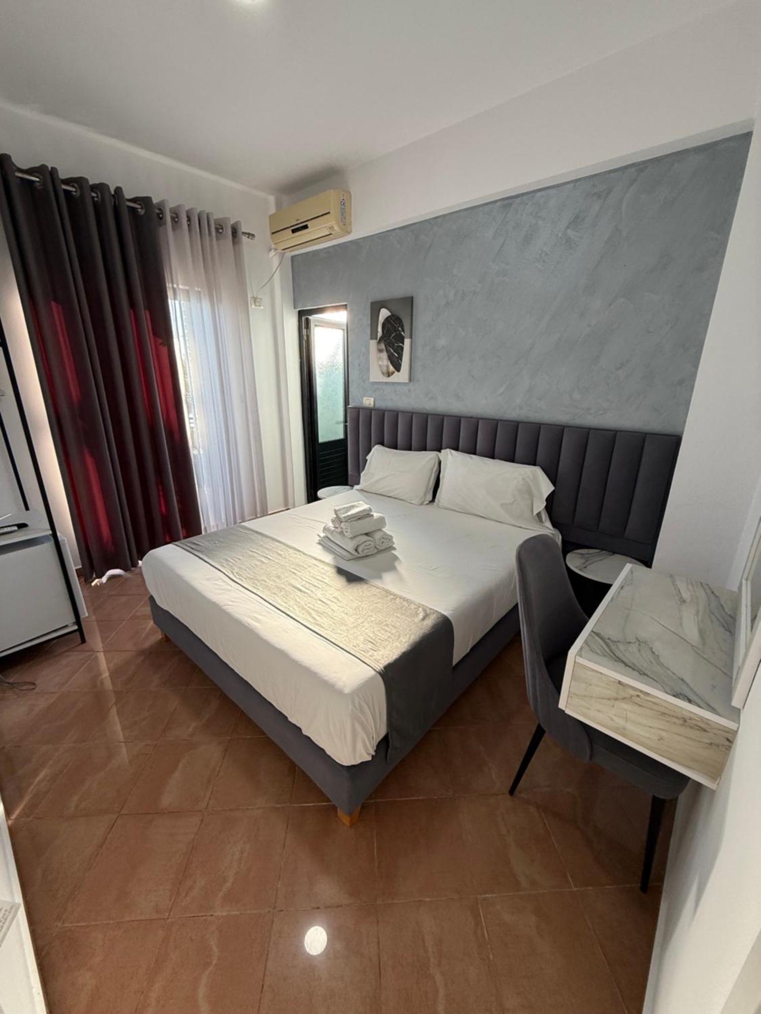 Hotel Summer Saranda Extérieur photo